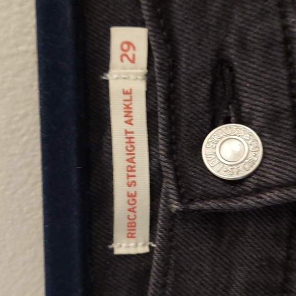 LEVIS Ribcage Straight Ankle High Rise Buttonfly Jeans in Black Wash - Picture 4 of 12